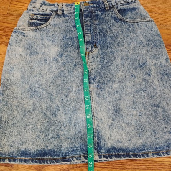 Vintage 80's Guess Acid Wash Demin Skirt - Picture 5 of 8